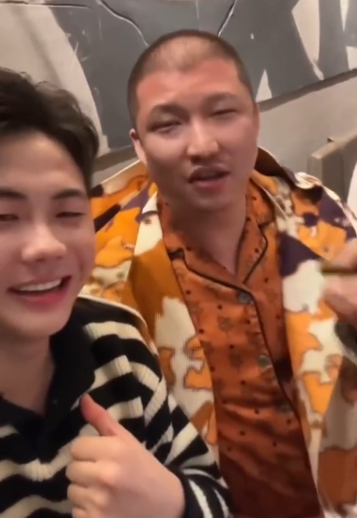 二驴请天佑吃饭__yy驴三和天佑连麦视频