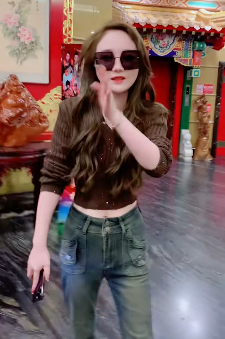 ​沈曼公司亏损已迁回成都，还想继续直播带货，找四川可乐要供应链__​沈曼公司亏损已迁回成都，还想继续直播带货，找四川可乐要供应链