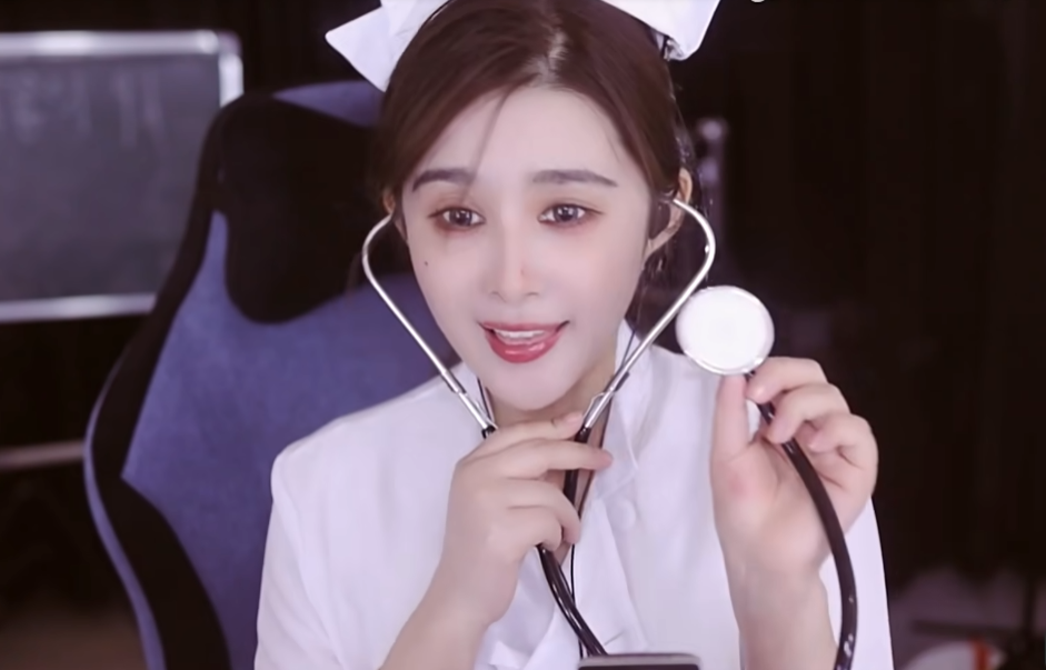 请尊重我的擦边,女主播退鱼放飞自我,挑衅超管不扣分就解扣子__请尊重我的擦边,女主播退鱼放飞自我,挑衅超管不扣分就解扣子