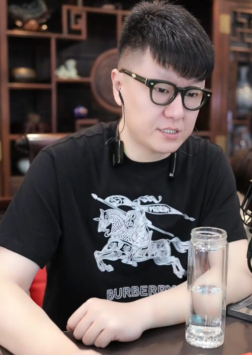 “稳baby”回归小洲发消息被骂“滚”,非常肉疼,大佛新公司投资700万_“稳baby”回归小洲发消息被骂“滚”,非常肉疼,大佛新公司投资700万_