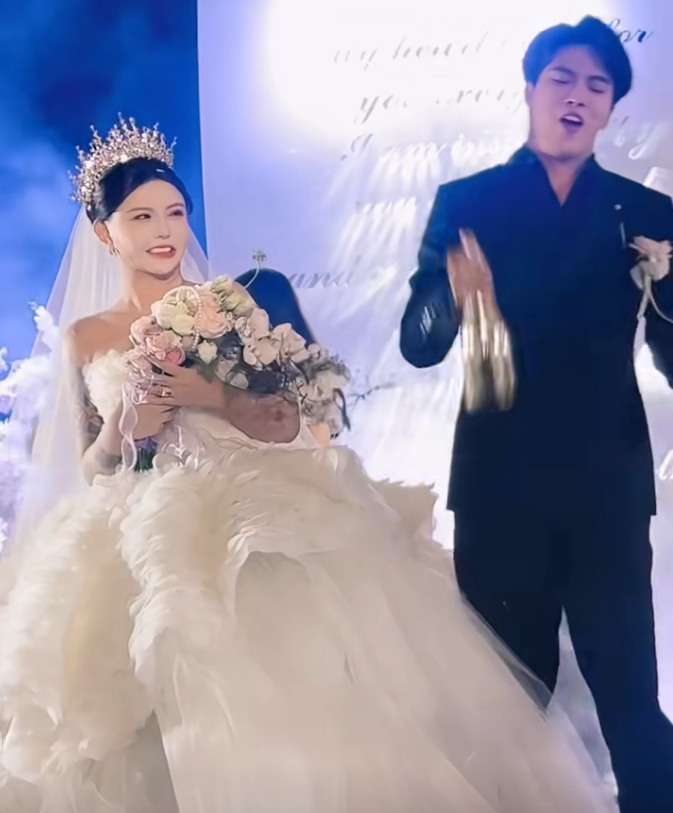 _宋浩然兑现承诺买下婚房，韩安冉否认房子2000万，否认炒作买热搜_宋浩然兑现承诺买下婚房，韩安冉否认房子2000万，否认炒作买热搜