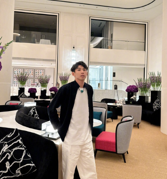 天佑自曝恋爱渣男史，无情很残忍！何婧婧男友买了保时捷911？__天佑自曝恋爱渣男史，无情很残忍！何婧婧男友买了保时捷911？