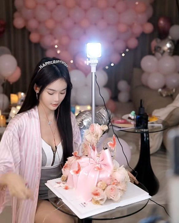 芮甜甜低调庆生，众大哥豪刷送名牌包，徐梦尧曝啧哥不玩YY了，已无联系_芮甜甜低调庆生，众大哥豪刷送名牌包，徐梦尧曝啧哥不玩YY了，已无联系_