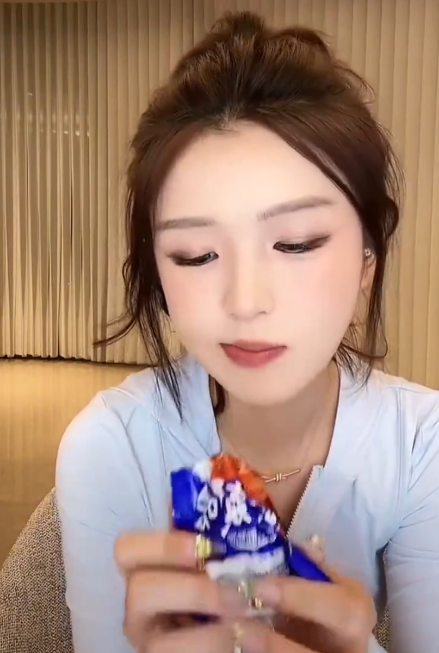 _允恩刚玩网络被村头骂成J了，牌牌琦回应某团队碰瓷_允恩刚玩网络被村头骂成J了，牌牌琦回应某团队碰瓷