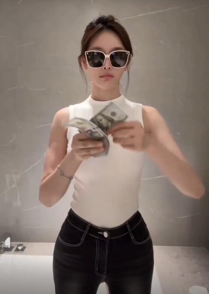 芮甜甜多大岁了_芮甜甜为啥停播_