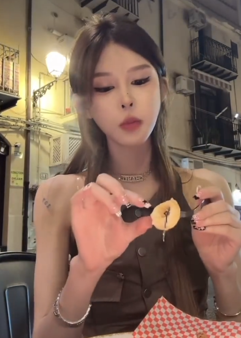 傲娇美殷世航同游意大利，16号回国！输不起？嘉文内涵依玥刷单__傲娇美殷世航同游意大利，16号回国！输不起？嘉文内涵依玥刷单