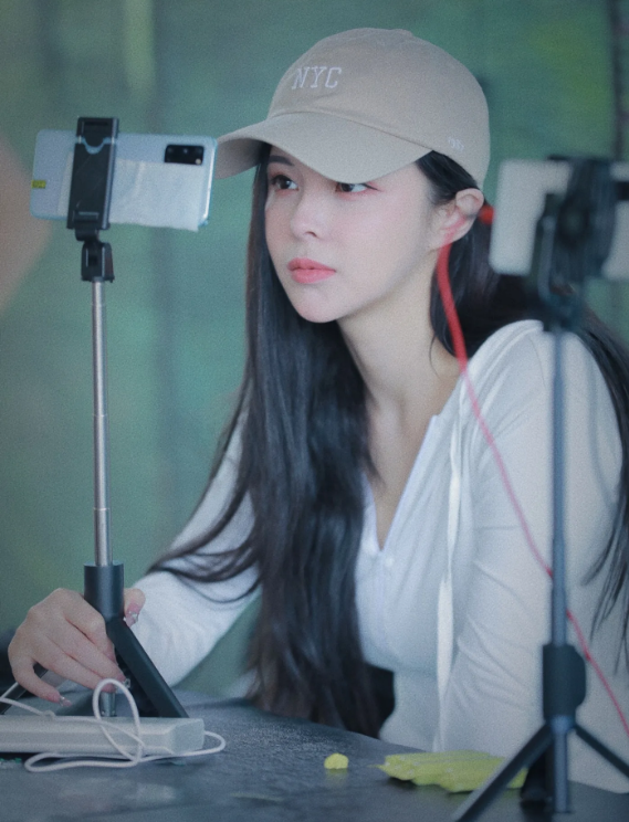 网红脸被质疑整容，苏恩回怼“厌男症”严重，发照片不是为取悦你_网红脸被质疑整容，苏恩回怼“厌男症”严重，发照片不是为取悦你_