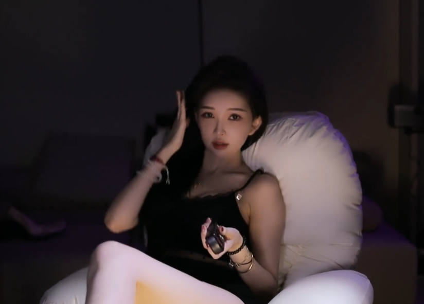 _月底“放纵”把分扣光,南妹儿满分放开尺度,接连违规多次扣分_月底“放纵”把分扣光,南妹儿满分放开尺度,接连违规多次扣分