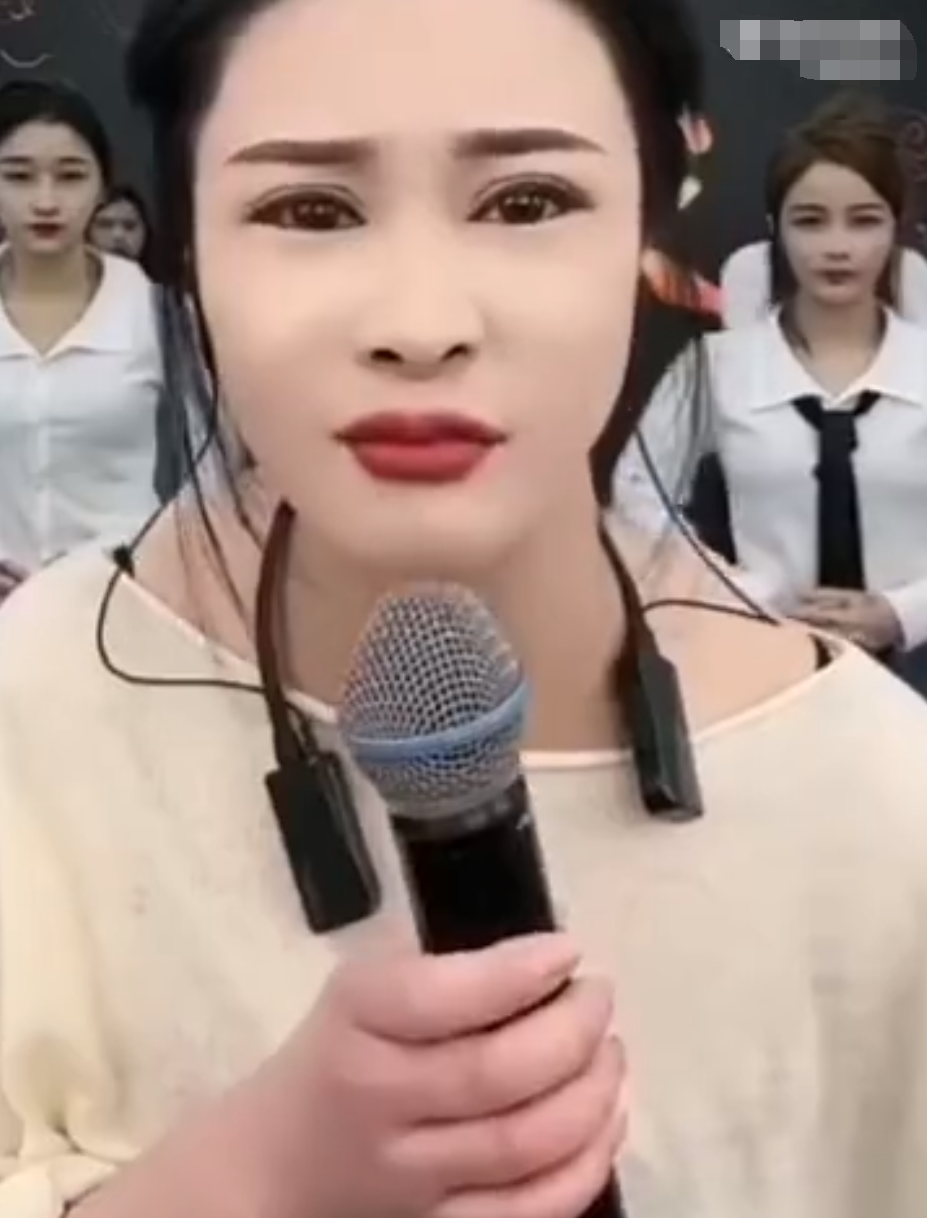 _洋姐点评打道之战是分脏不匀，丁老五提醒猫妹妹：早晚后悔不应撕师父_洋姐点评打道之战是分脏不匀，丁老五提醒猫妹妹：早晚后悔不应撕师父