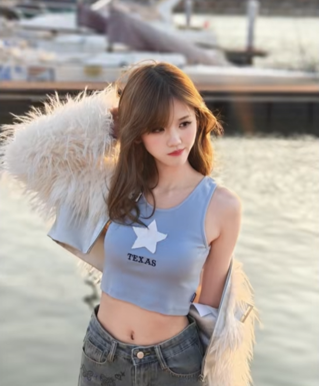 _假装批评_吴卓羲微博现张馨予疯狂床照