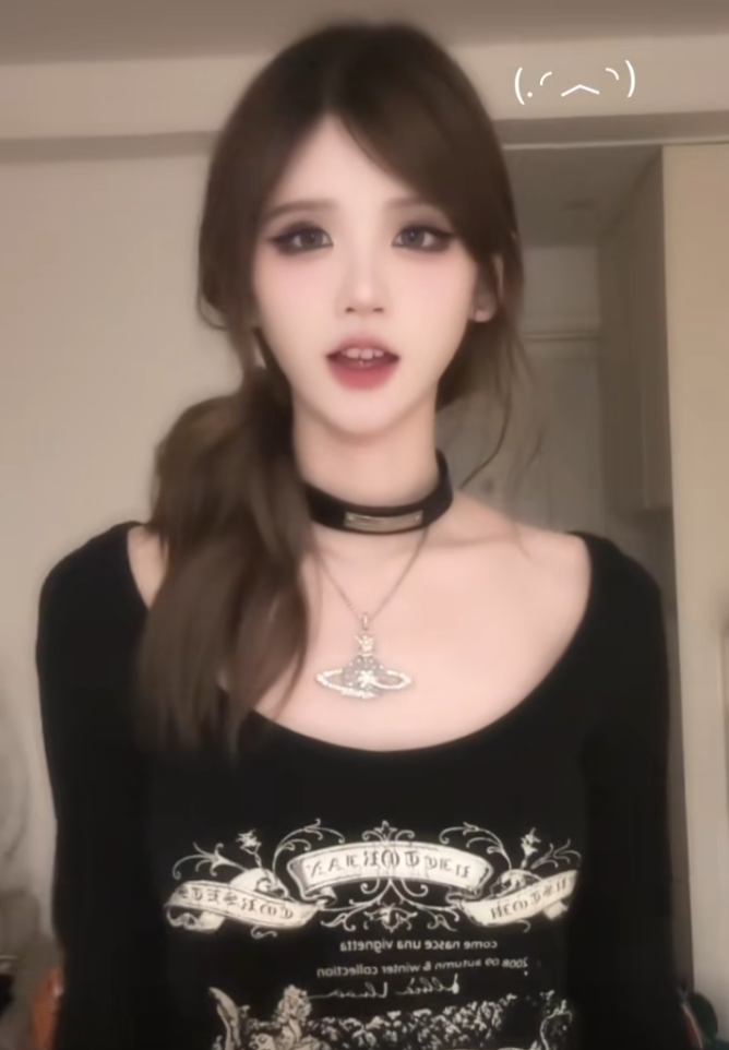 吴卓羲微博现张馨予疯狂床照_假装批评_