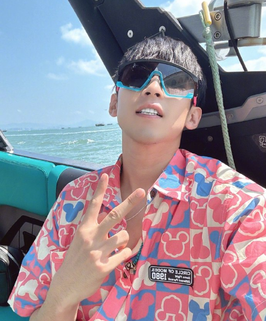 天佑时隔三年再次直播__天佑签约费一年多少