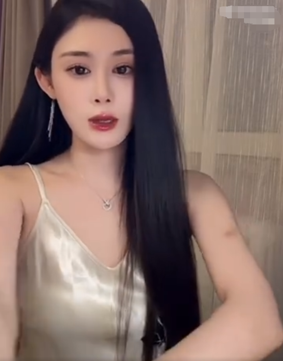 刘刘解释不想抱着儿子做热度!辛巴回应不捧徐婕,她做的不够__刘刘解释不想抱着儿子做热度!辛巴回应不捧徐婕,她做的不够