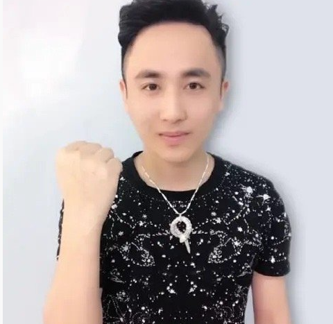 ​杭州饭局，李四花4万宴请天佑！散打哥发文警告，启动纸条神功_​杭州饭局，李四花4万宴请天佑！散打哥发文警告，启动纸条神功_