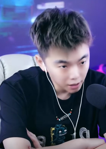 阿哲刷700万哭的视频_阿哲年度刷600万视频_