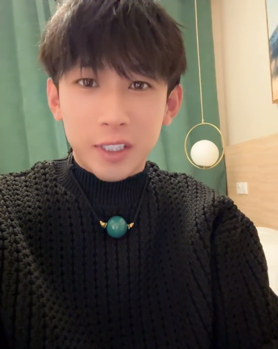 _天佑重申自己的“身份”，开直播只是为了聊天，催急了就注销账号_天佑重申自己的“身份”，开直播只是为了聊天，催急了就注销账号