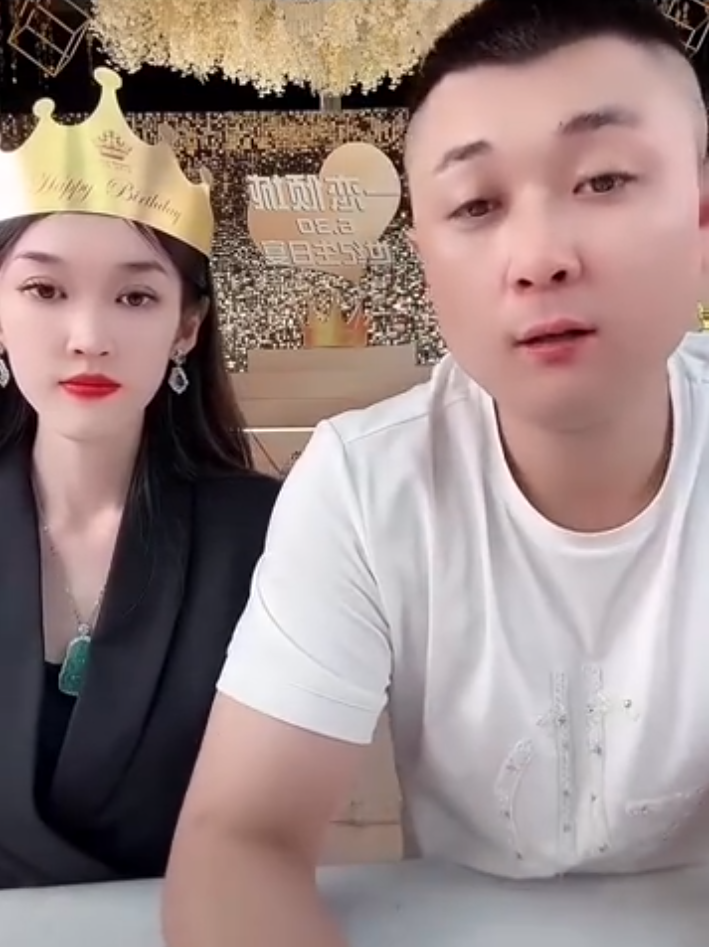 太原老葛嘲讽某人，拿感情炒作太恶心，允恩庆幸没有纹身，唯一干的不蠢的事__太原老葛嘲讽某人，拿感情炒作太恶心，允恩庆幸没有纹身，唯一干的不蠢的事