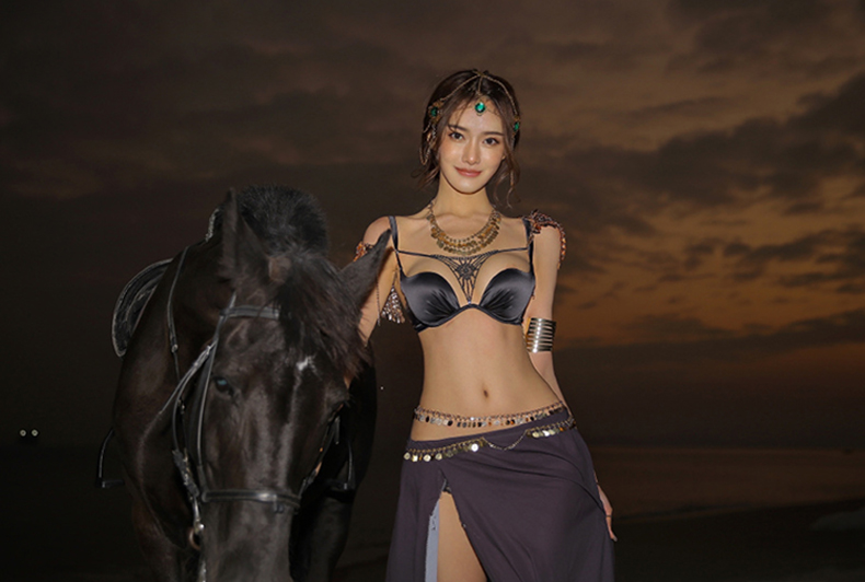 YY人气美女主播芮甜甜性感生活写真照片第7张