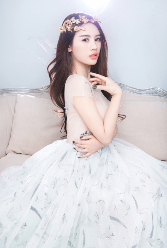 yy流鼻血！美女主播雪儿大尺度照片曝光！第3张