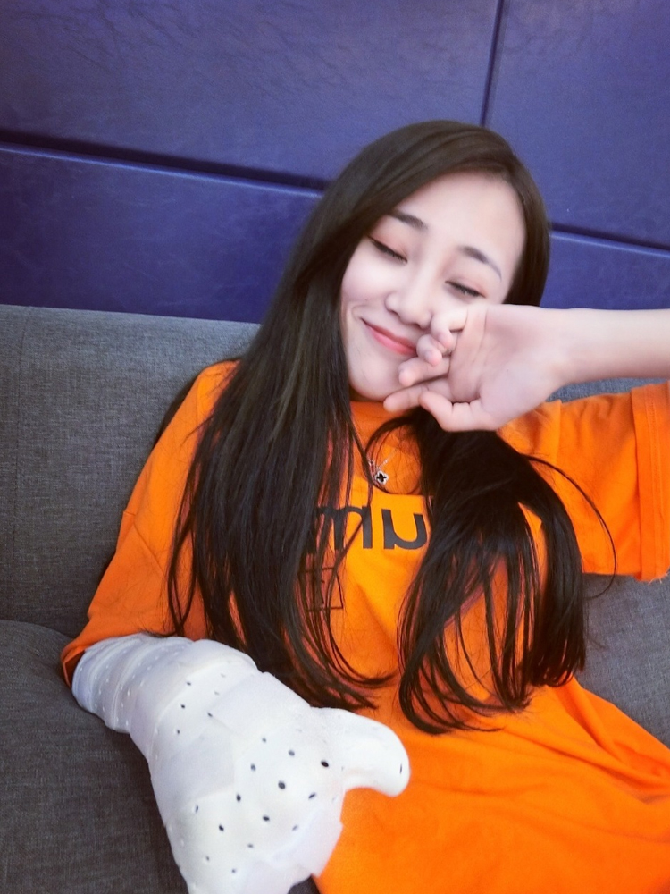 快手红人谢宝悦高清生活照片！第4张