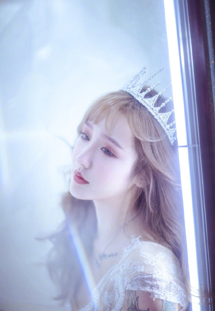 快手人气网红黑暗萝莉大美性感写真照片第3张