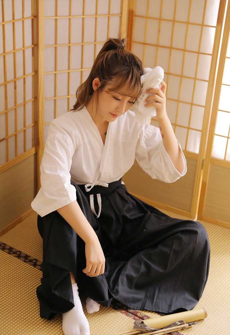 快手人气网红黑暗萝莉大美清纯写真照片第3张