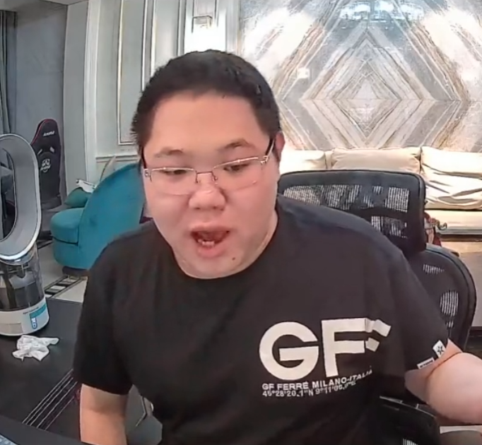 _经历了重大人生巨变，PDD停播原因是丧父，上线爆料即将回归复播_经历了重大人生巨变，PDD停播原因是丧父，上线爆料即将回归复播