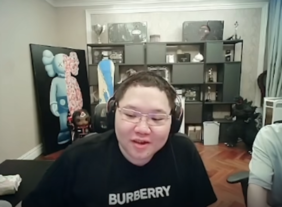 _经历了重大人生巨变，PDD停播原因是丧父，上线爆料即将回归复播_经历了重大人生巨变，PDD停播原因是丧父，上线爆料即将回归复播