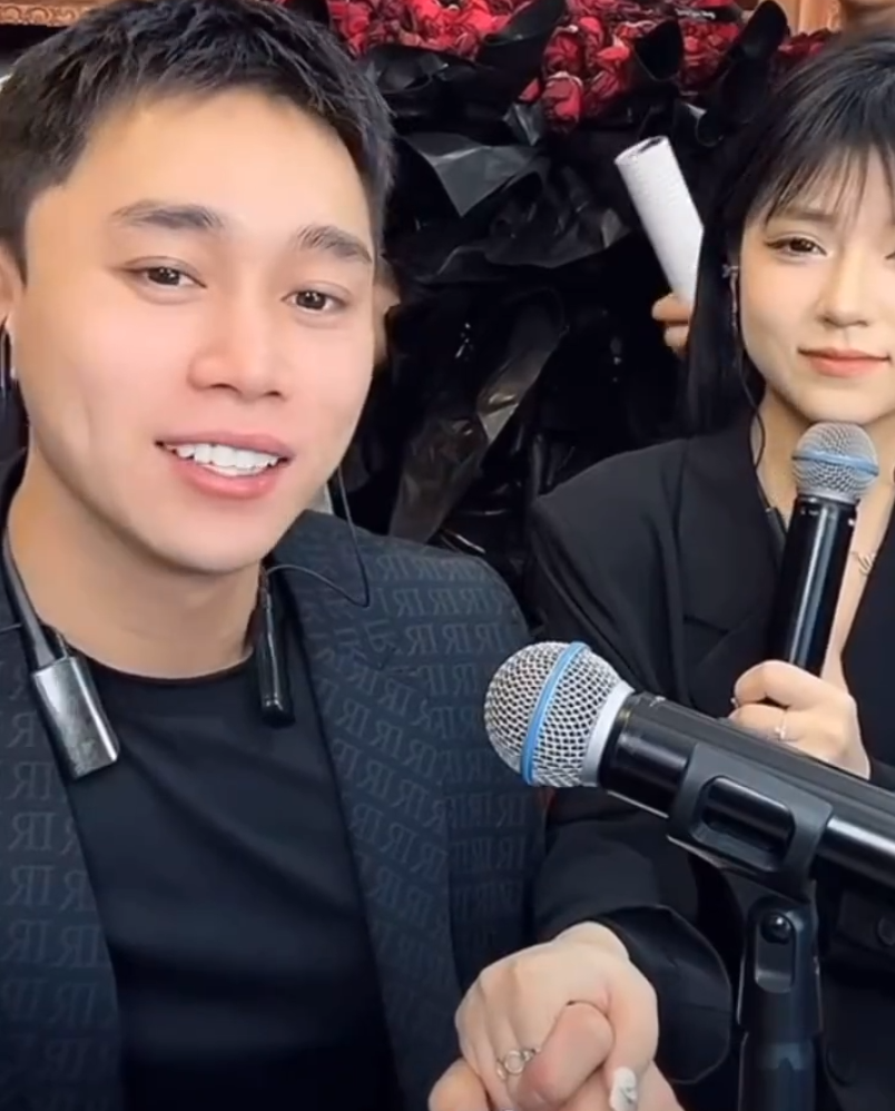 出轨说跑步的直播视频__一个很帅的户外撩妹主播