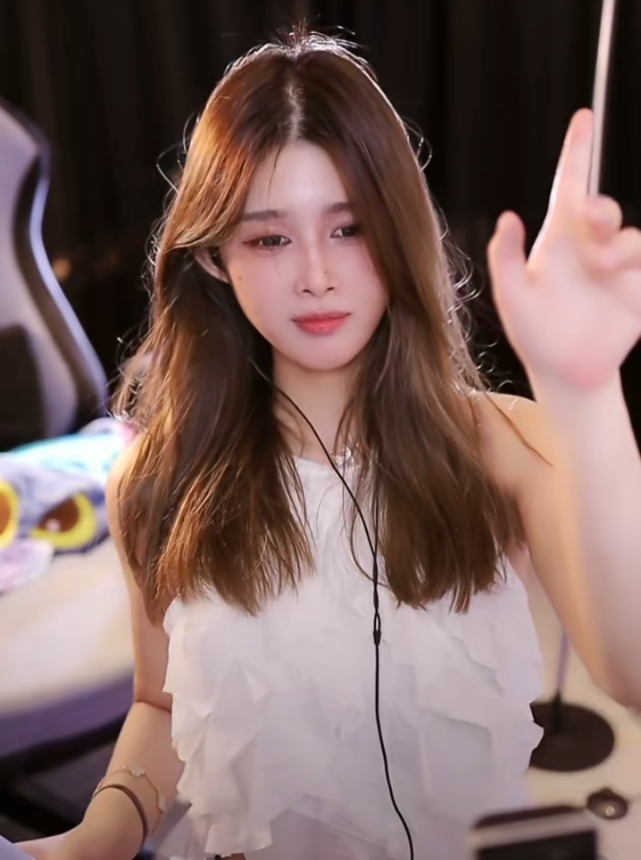 斗鱼奔驰小哥__斗鱼奔跑吧主播视频