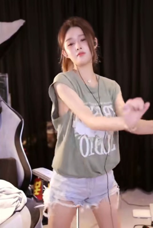 _斗鱼奔驰小哥_斗鱼奔跑吧主播视频