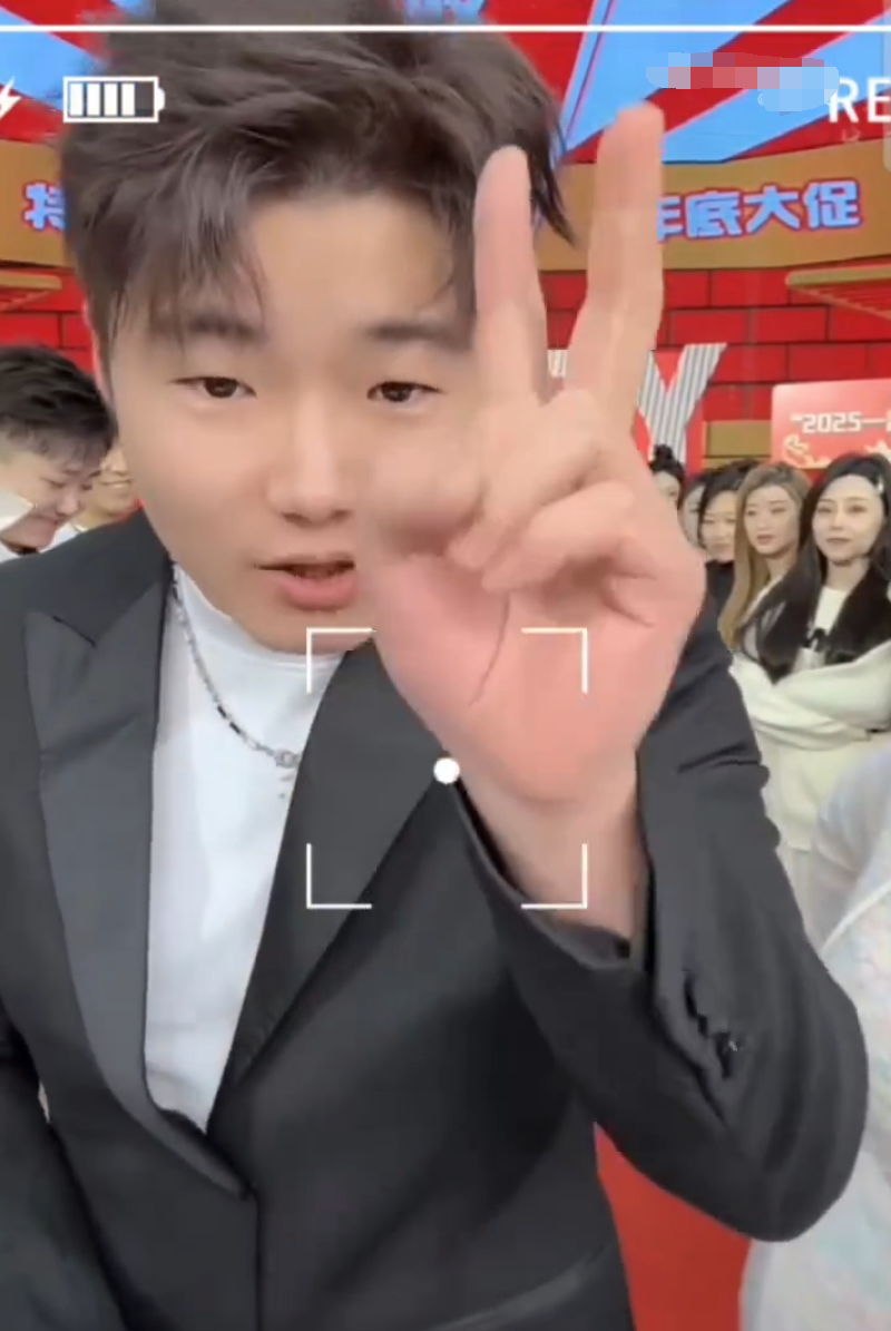 白小白公开大儿子，跟妈妈长得好像！仙洋办活动为捧如意，一月内必扛旗！_白小白公开大儿子，跟妈妈长得好像！仙洋办活动为捧如意，一月内必扛旗！_