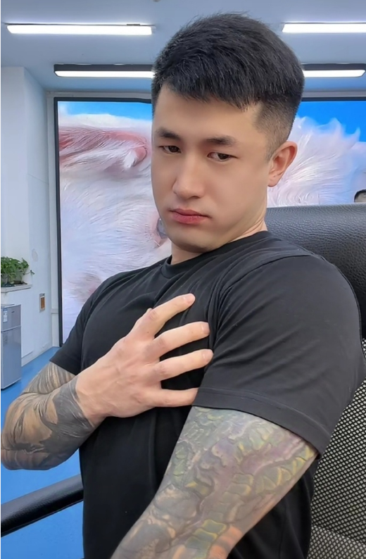 殷怡航的故事_殷如意cuba_