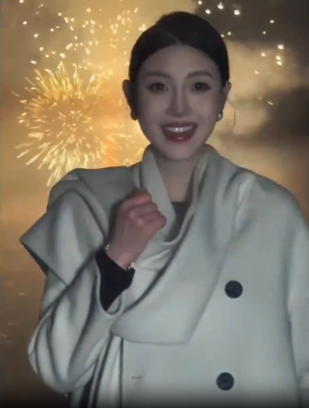 驴家桐桐老公一只手出镜,年纪应该不大!薛小婉回应何时生孩子?_驴家桐桐老公一只手出镜,年纪应该不大!薛小婉回应何时生孩子?_