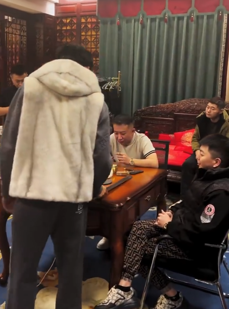 舔足文章踩_祁天道和天佑_