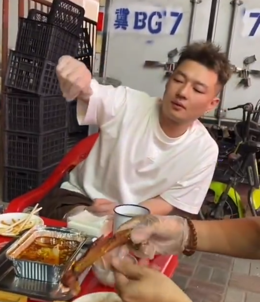 _华星发声明点名“宇文泡“为不实言论，天佑感慨和二驴成为朋友是互相成就！_华星发声明点名“宇文泡“为不实言论，天佑感慨和二驴成为朋友是互相成就！