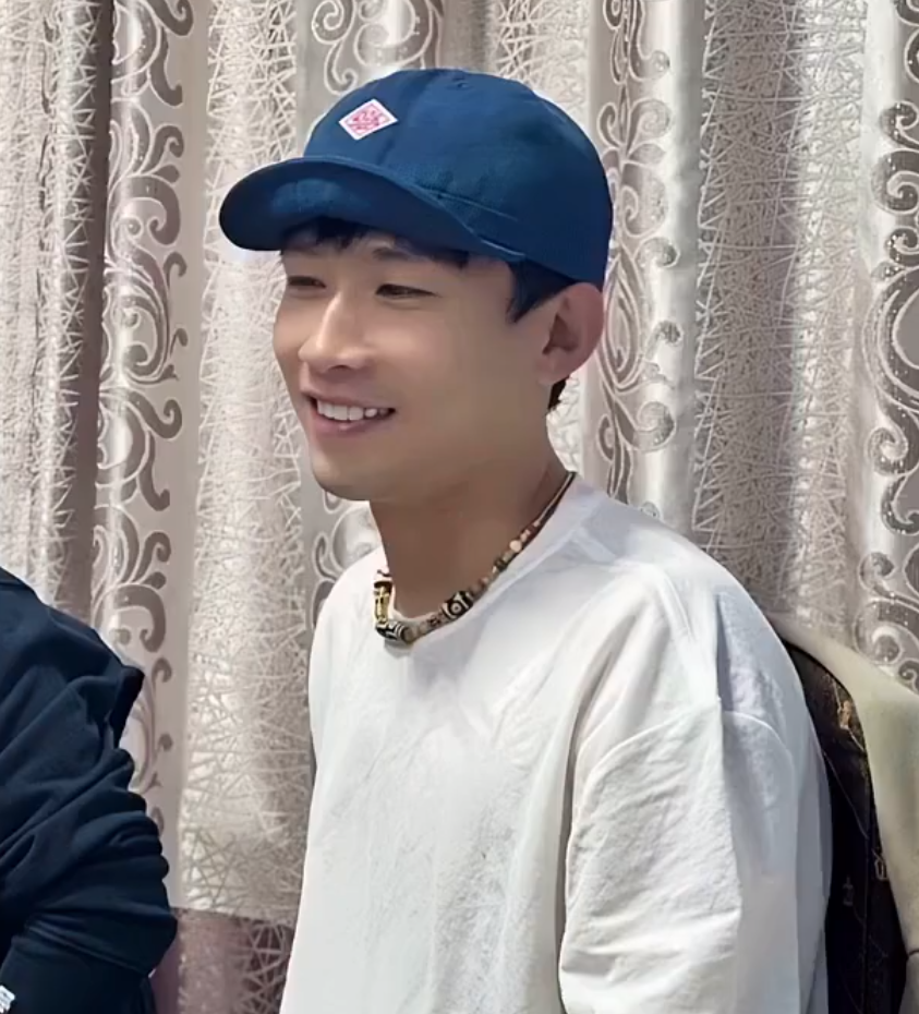 _出山电影影评1000字_一根香看事