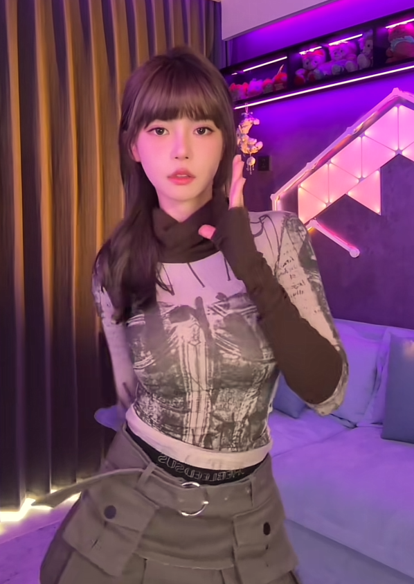 _周淑怡首秀尴尬整活儿,没活硬整太无聊,次日人气直接“腰斩”_周淑怡首秀尴尬整活儿,没活硬整太无聊,次日人气直接“腰斩”