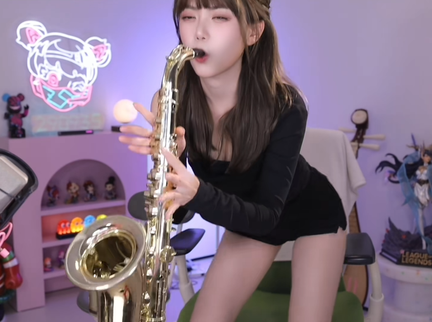 周淑怡首秀尴尬整活儿,没活硬整太无聊,次日人气直接“腰斩”_周淑怡首秀尴尬整活儿,没活硬整太无聊,次日人气直接“腰斩”_