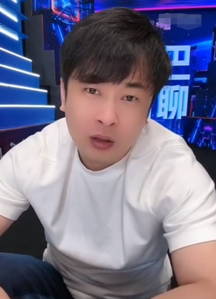 一手害揍快手离开刘平台了吗_快手网红刘一手挨打视频_