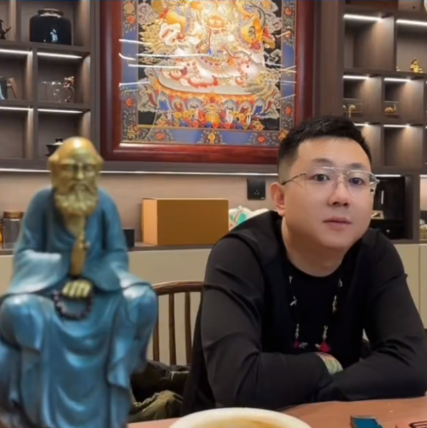 _方丈妈妈是太原老葛粉丝？王小源没想好去哪，YY收入其实挺高的_方丈妈妈是太原老葛粉丝？王小源没想好去哪，YY收入其实挺高的