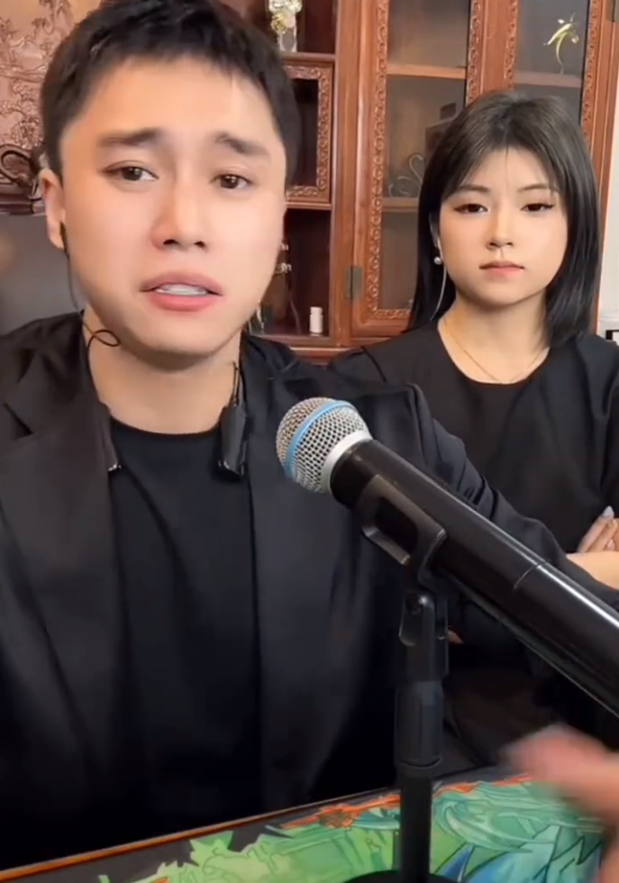 圣枪哥实力嘲讽厂长__二狗二狗收到over表情