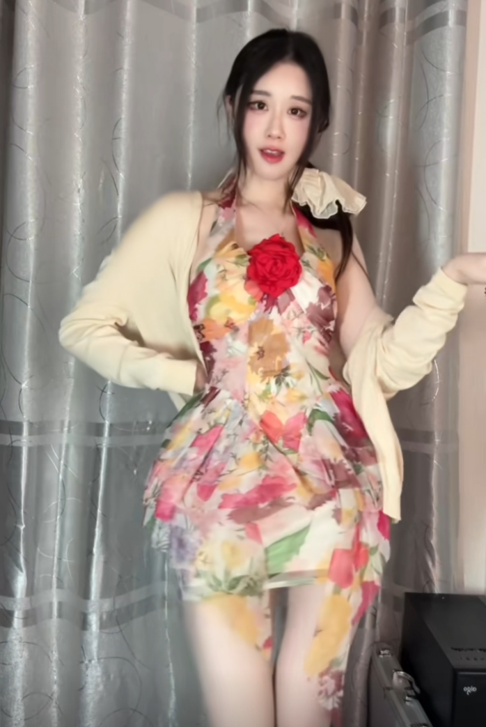 晒睡衣照朋友圈__晒晒自己的睡衣照真实图片