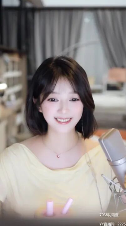 _沈雨萱无美颜，粉丝称赞有少妇感，微凉自曝净身高168，一点水分没有！_沈雨萱无美颜，粉丝称赞有少妇感，微凉自曝净身高168，一点水分没有！