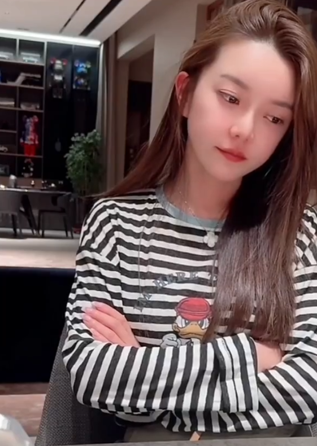 _九天扒皮师兄赵本六，入木三分惟妙惟肖，天佑小学三年级初恋，初一初吻没_九天扒皮师兄赵本六，入木三分惟妙惟肖，天佑小学三年级初恋，初一初吻没