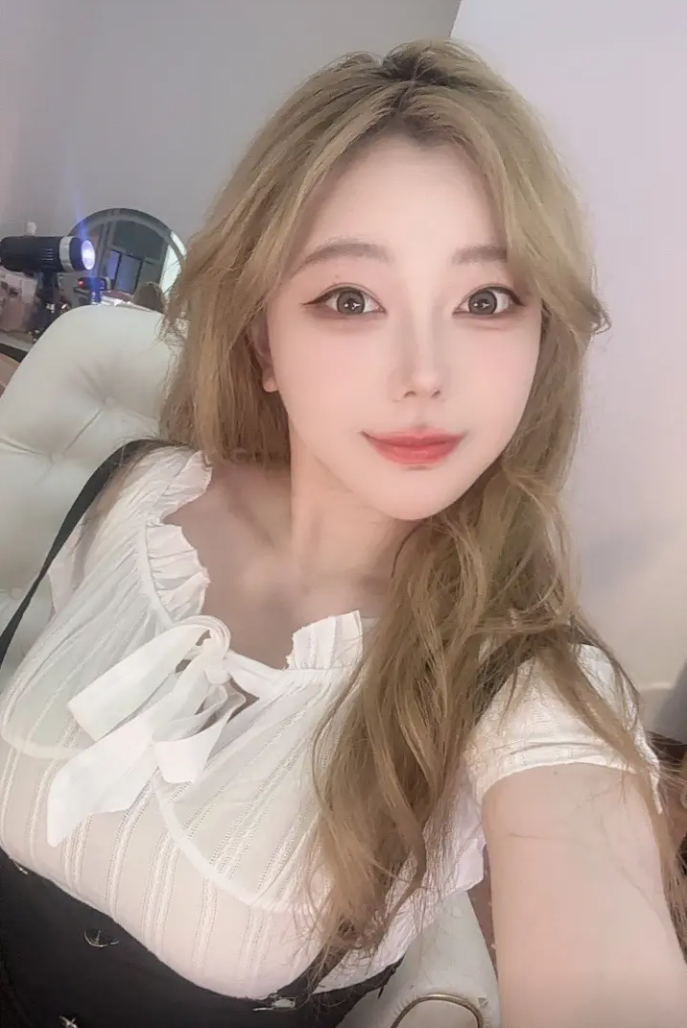 从网络女神到“阿姨”，刘飞儿已迈入30岁，坦言彩礼只要20万_从网络女神到“阿姨”，刘飞儿已迈入30岁，坦言彩礼只要20万_