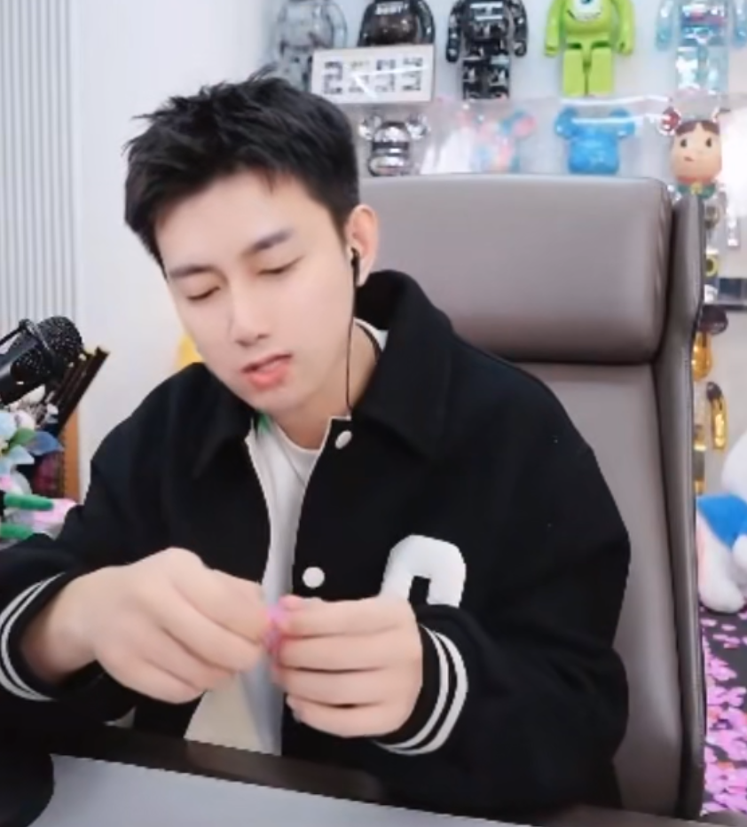 _阿哲谈天佑崔阿扎婚讯：会买个包随礼，自曝“单身”两年后悔结婚_阿哲谈天佑崔阿扎婚讯：会买个包随礼，自曝“单身”两年后悔结婚