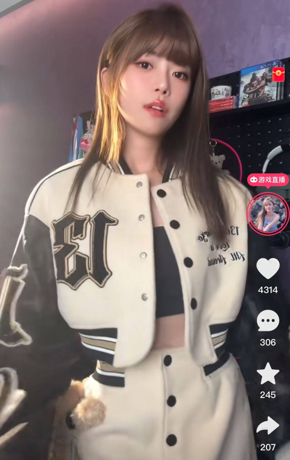 爸爸看到擦边会不会尴尬？周淑怡直言他很开明，跳擦玻璃都没事儿_爸爸看到擦边会不会尴尬？周淑怡直言他很开明，跳擦玻璃都没事儿_