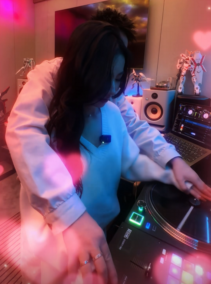 老白不喝酒与闪了又闪再合体！劳斯莱斯高调，网友：这是要官宣？_老白不喝酒与闪了又闪再合体！劳斯莱斯高调，网友：这是要官宣？_