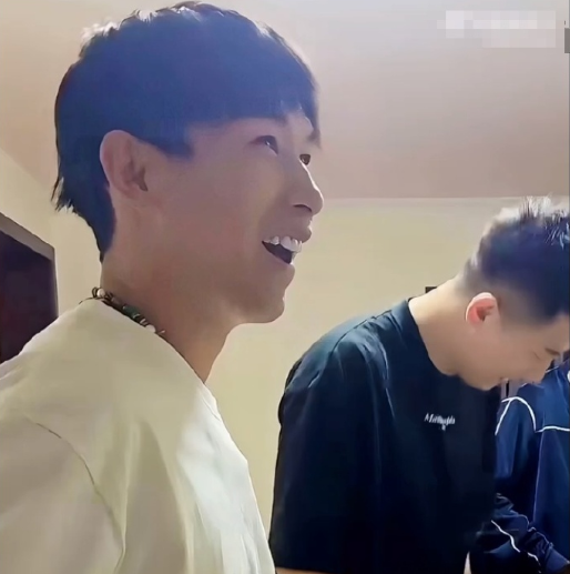 天佑提前放出结婚消息另有隐情？小根：他触碰了底线，复出无望_天佑提前放出结婚消息另有隐情？小根：他触碰了底线，复出无望_